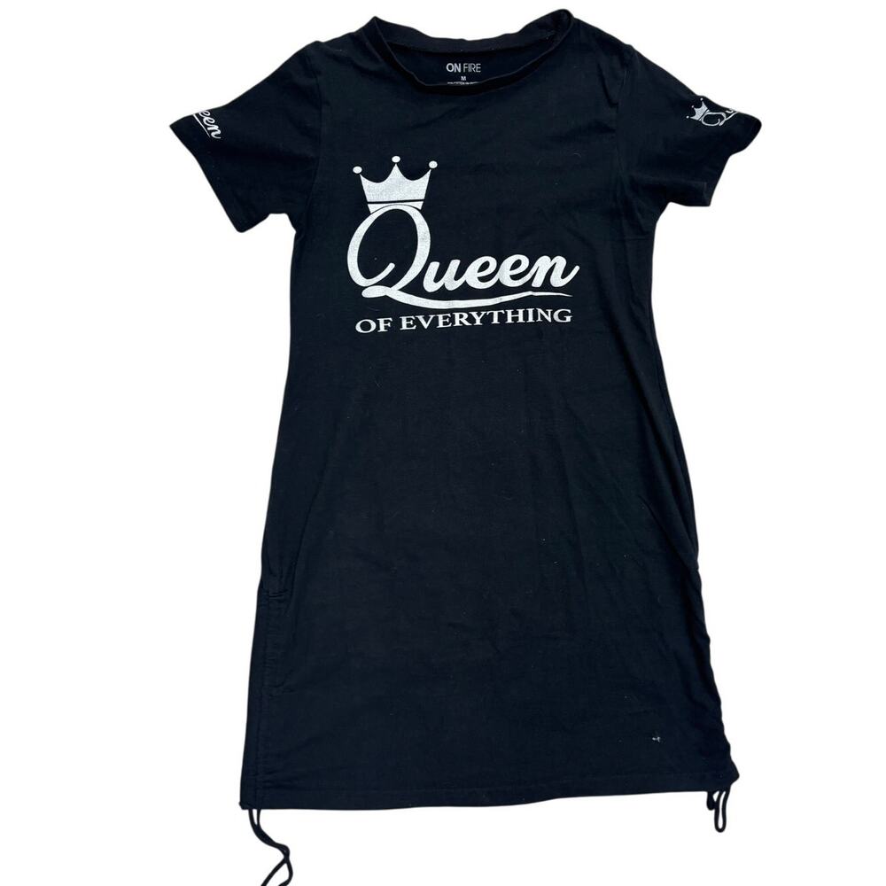 Black “Queen of Everything” graphic T‑shirt dress w. “Queen” sleeve 👑🖤 Size M